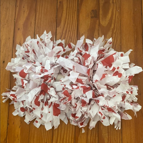 Single “Bloody” Cheerleading Pom Pom - Picture 2 of 2